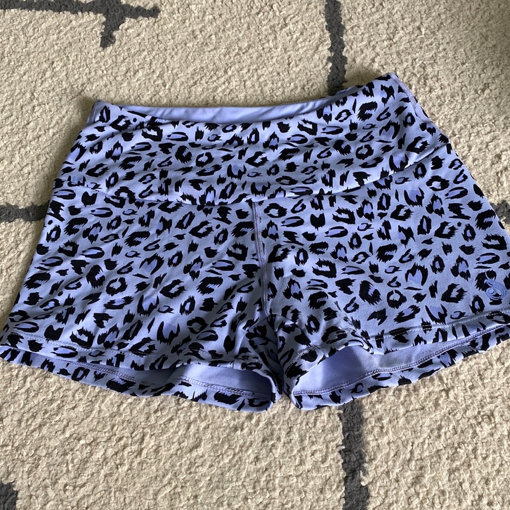 CHEETAH PRINT SCRUNCH BUM SHORTS SIZE L !!